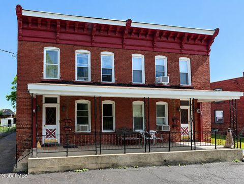 Apartment For Rent - 5 Alden Street #B<br/> Watervliet, NY 12189