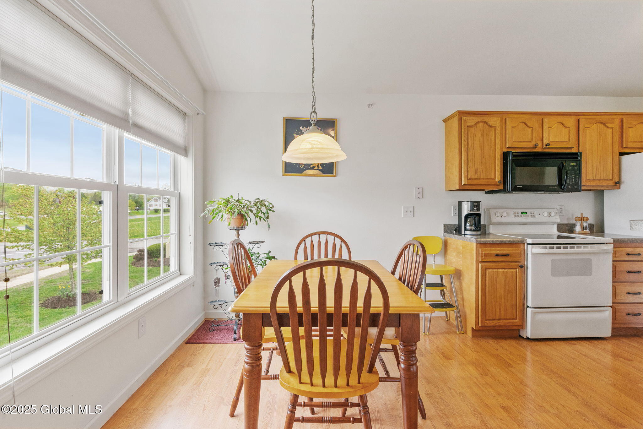 606 Cedar Run, Rensselaer, New York image 6