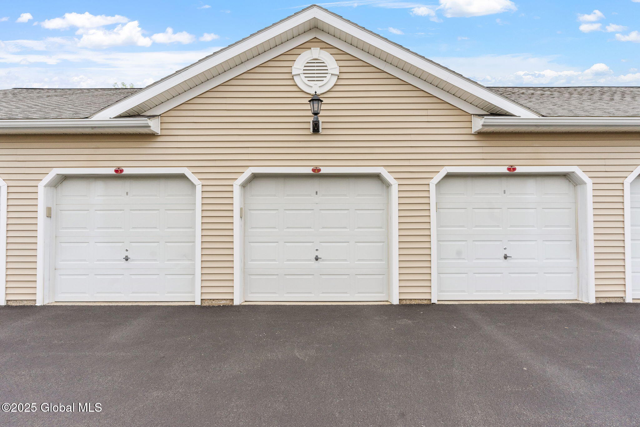 606 Cedar Run, Rensselaer, New York image 24
