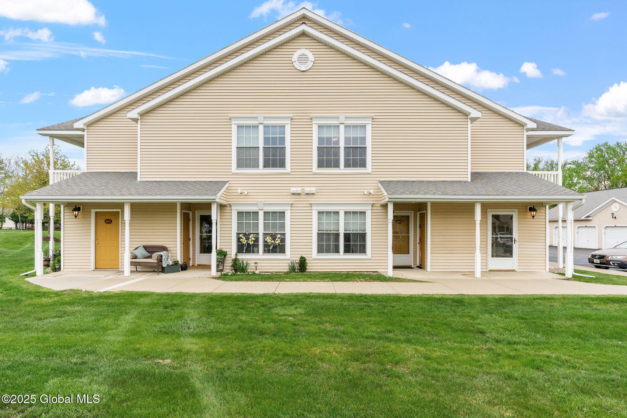 606 Cedar Run, Rensselaer, New York image 2