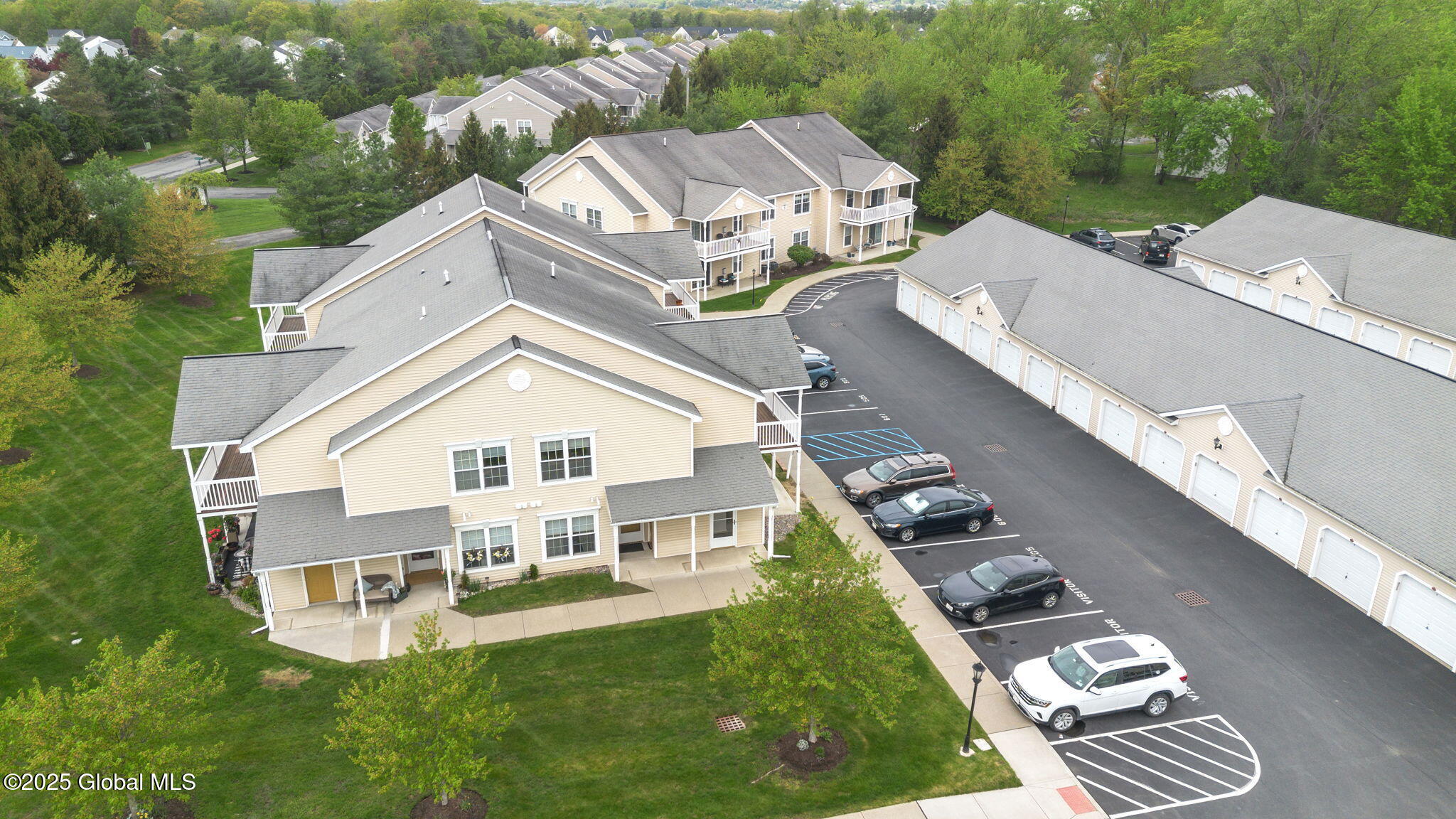 606 Cedar Run, Rensselaer, New York image 31