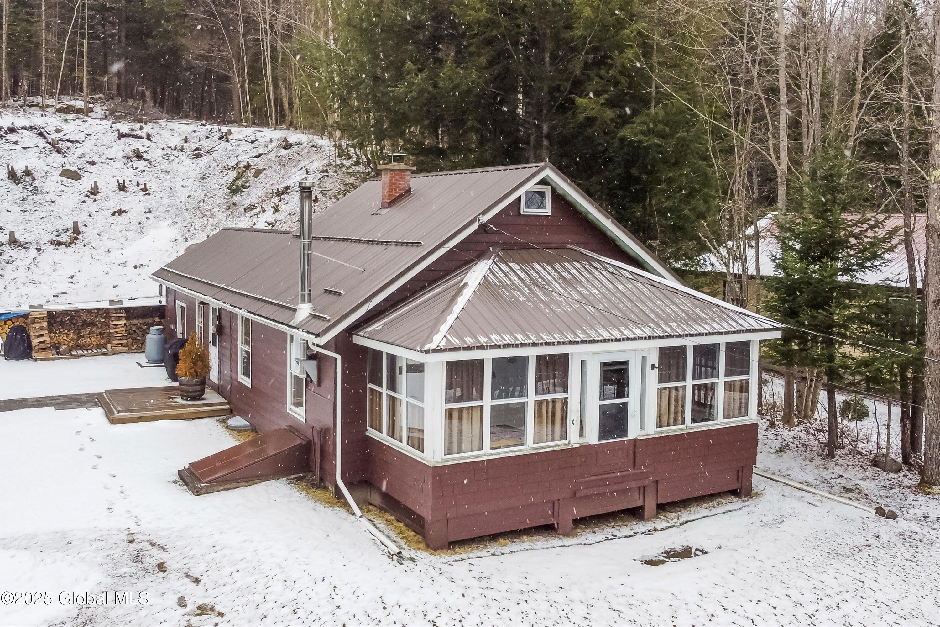 956 Deerland Road, Long Lake, New York image 1