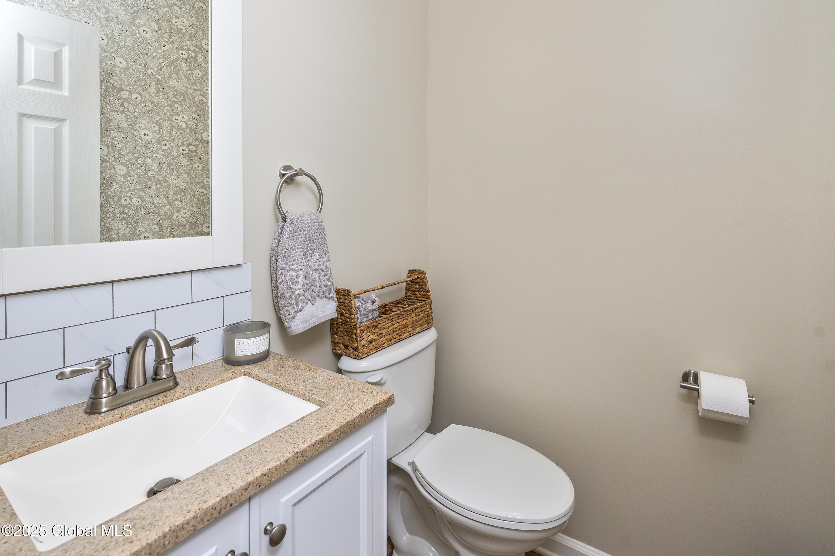 10 Bedford Drive, Latham, New York image 24