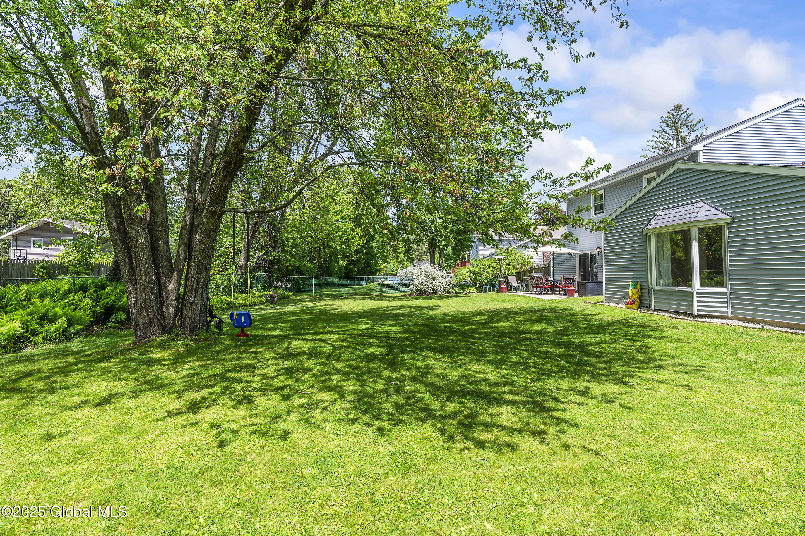10 Bedford Drive, Latham, New York image 8