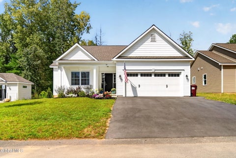 Photo of 58 Lakepointe Way, Saratoga Springs, NY 12866 (MLS # 202625597)