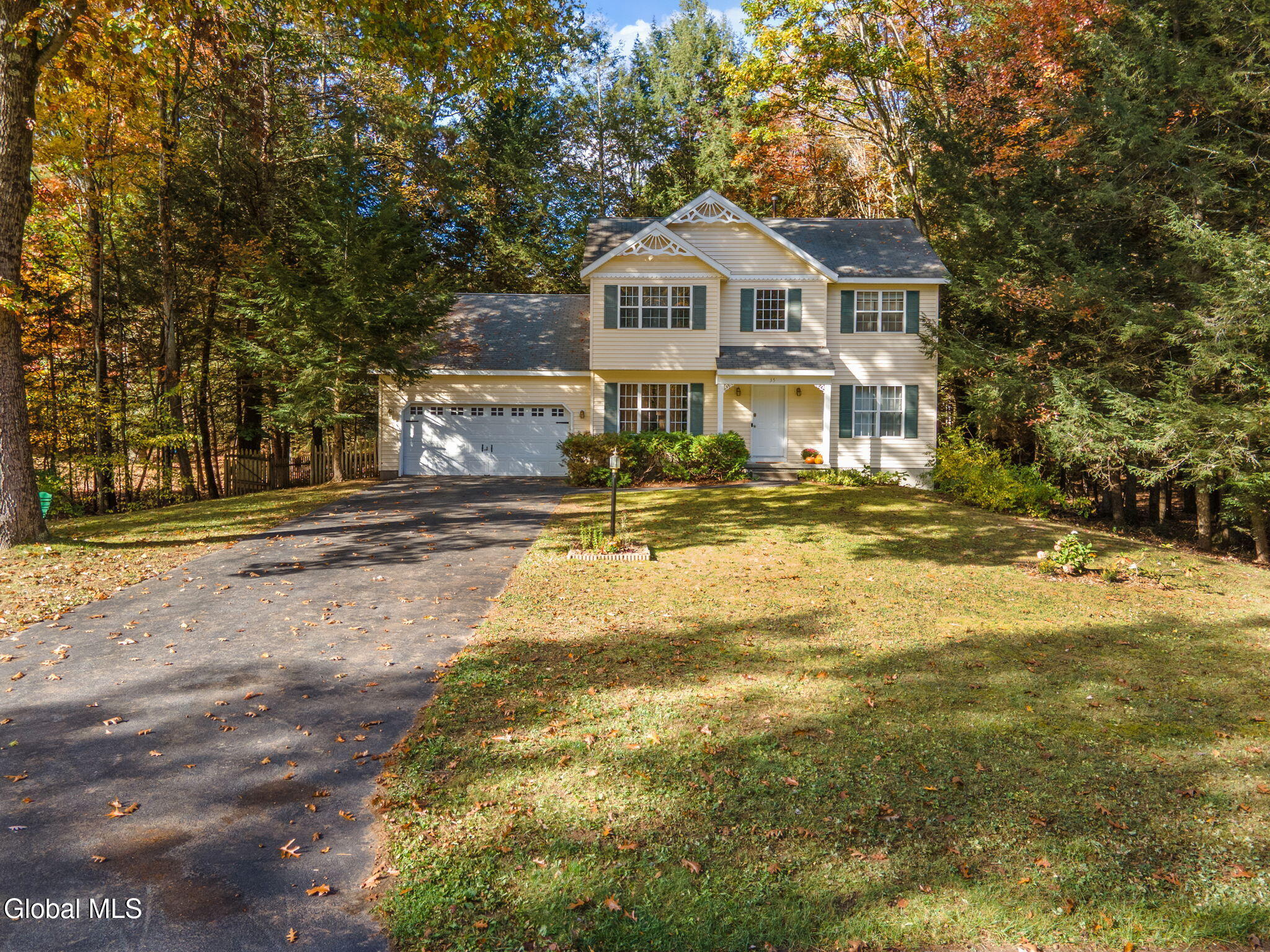 35 Whirlaway Boulevard