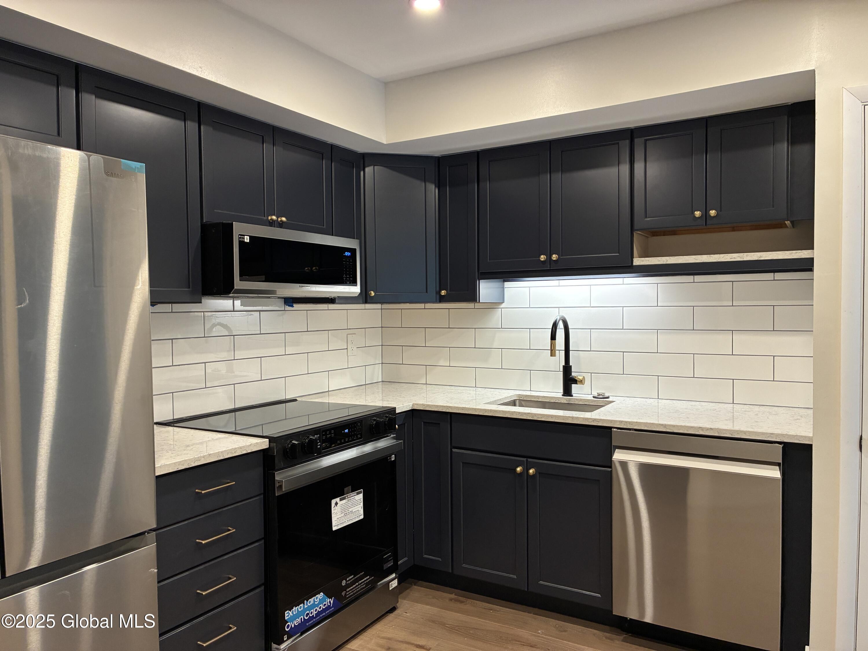 523 Townwood Drive, Albany, New York image 2