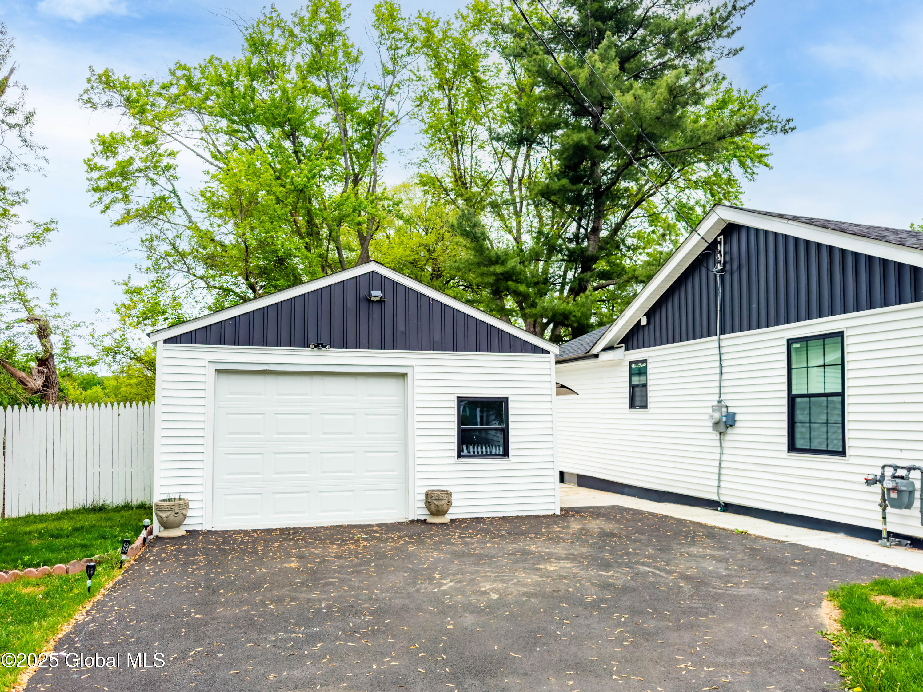 15 Schaffer Drive, Cohoes, New York image 4