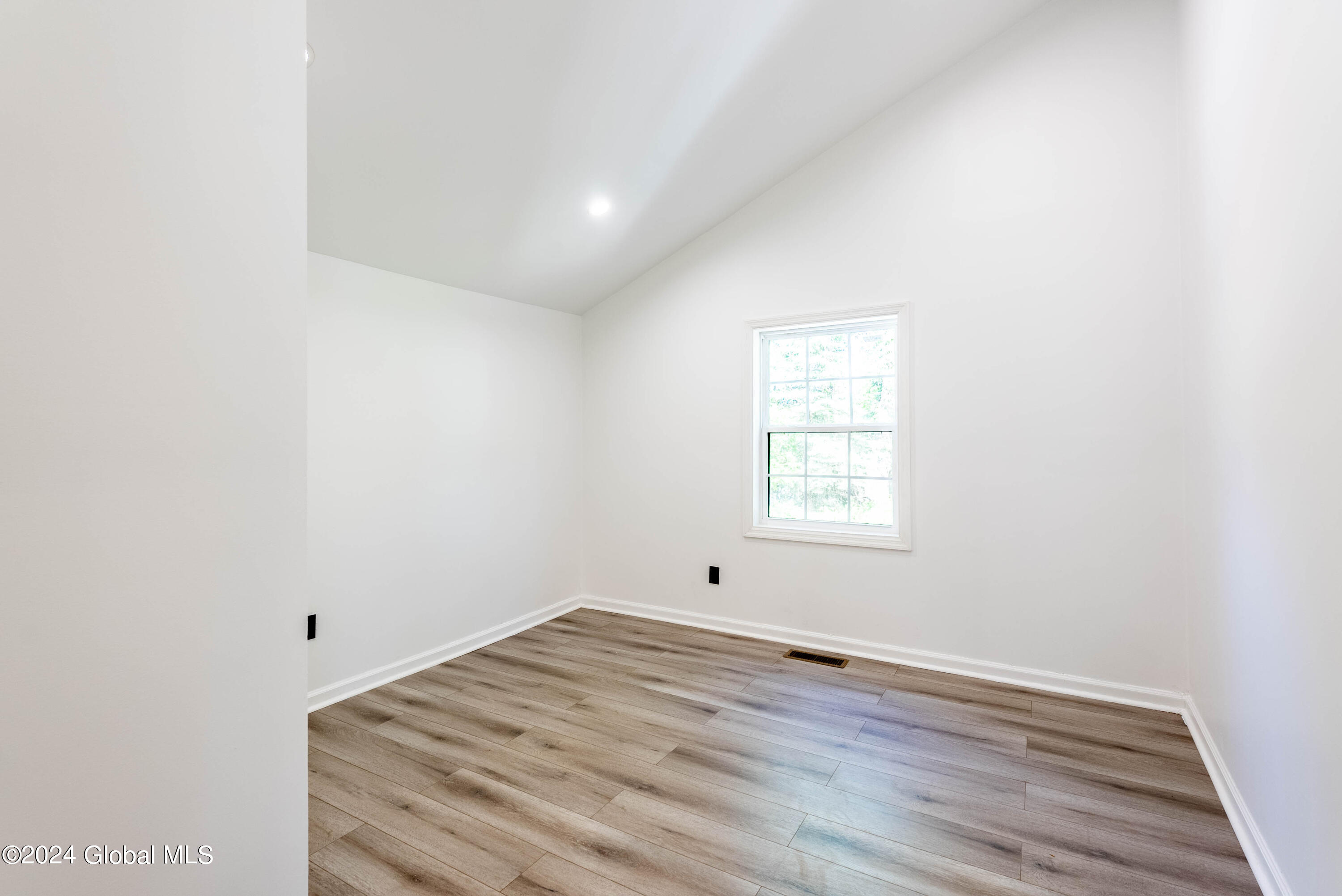 15 Schaffer Drive, Cohoes, New York image 17