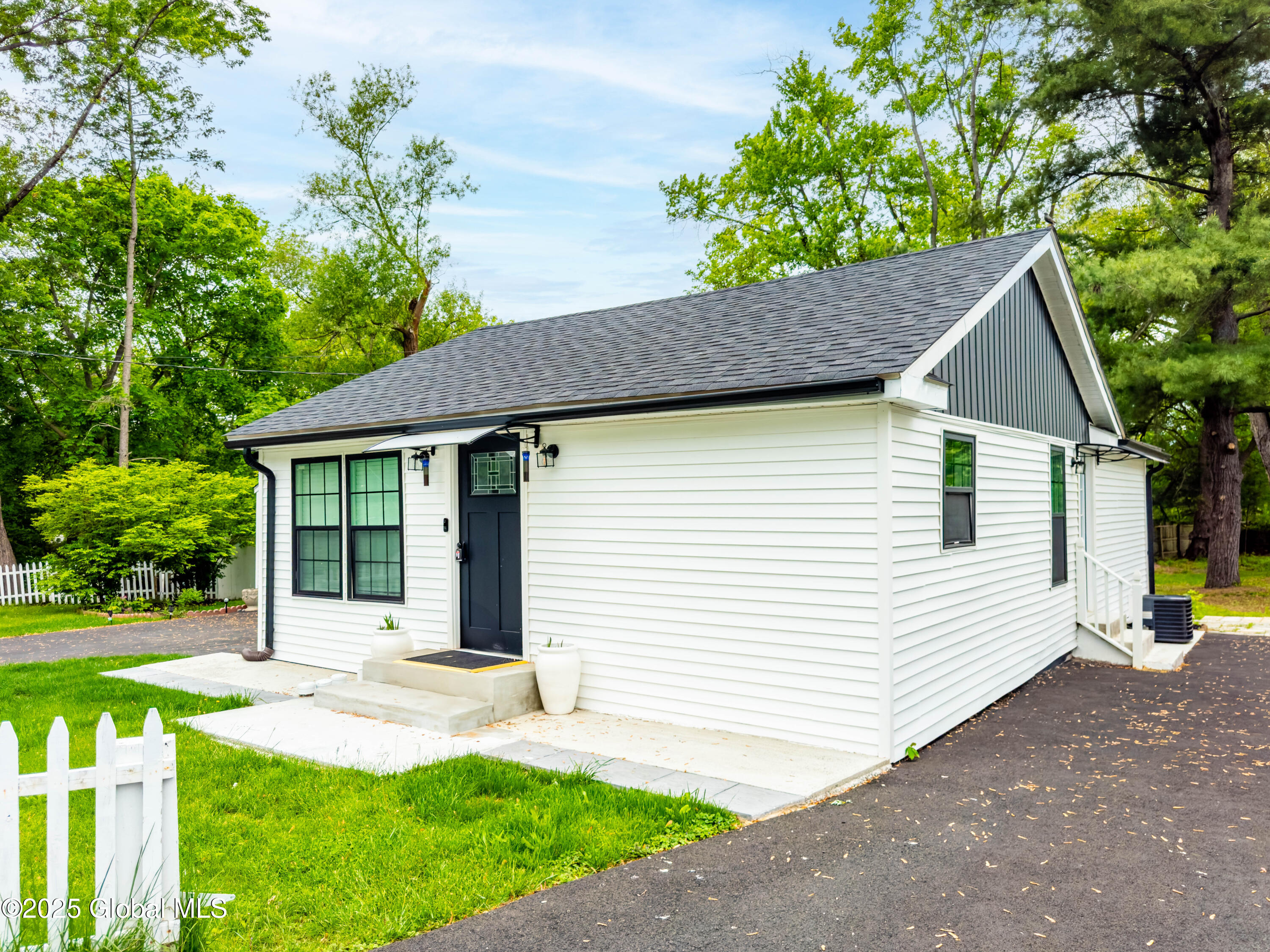 15 Schaffer Drive, Cohoes, New York image 5