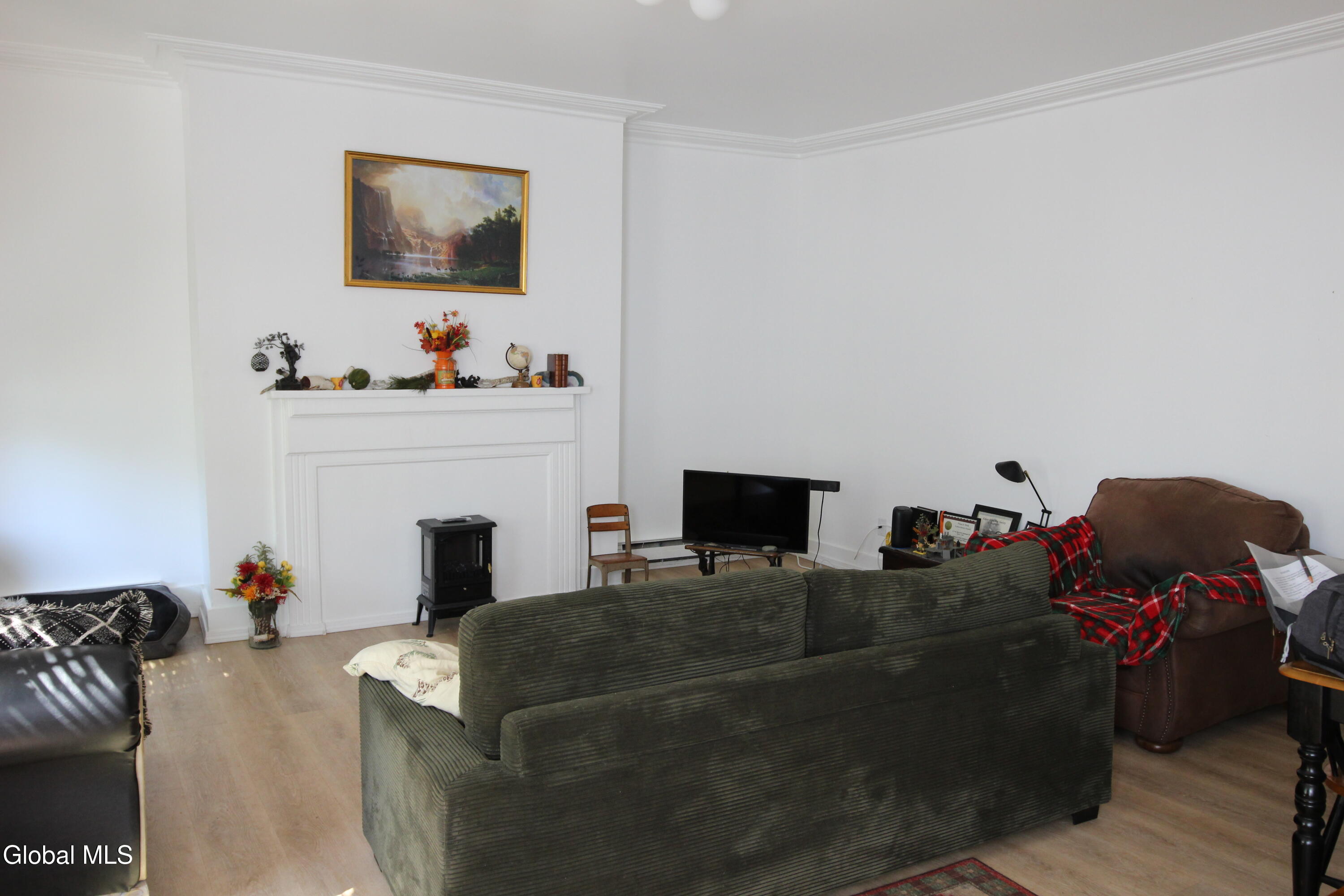 Albany, New York 12202, United States, 2 Bedrooms Bedrooms, ,1 BathroomBathrooms,Residential,Active,214017