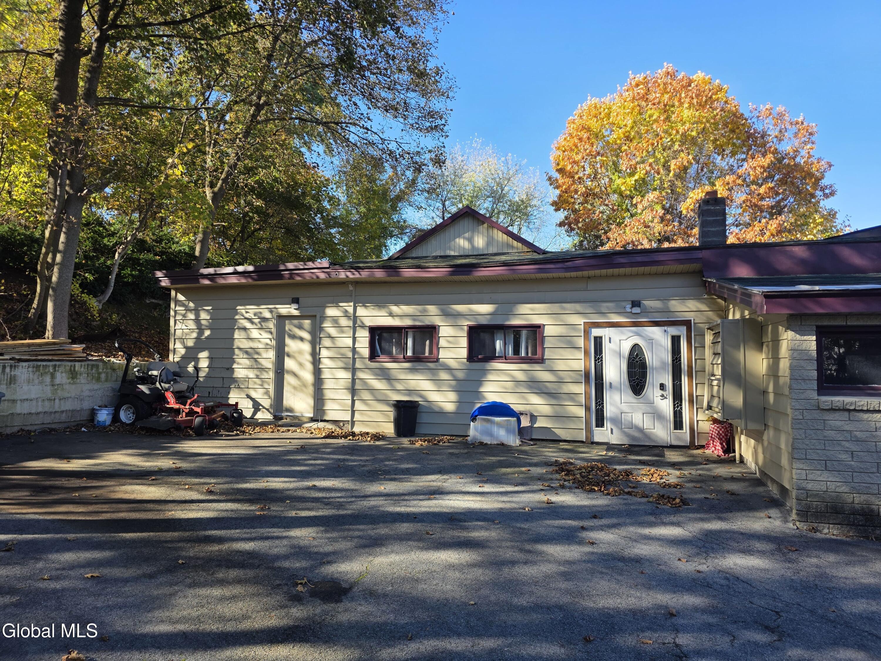 132 E Fulton Street