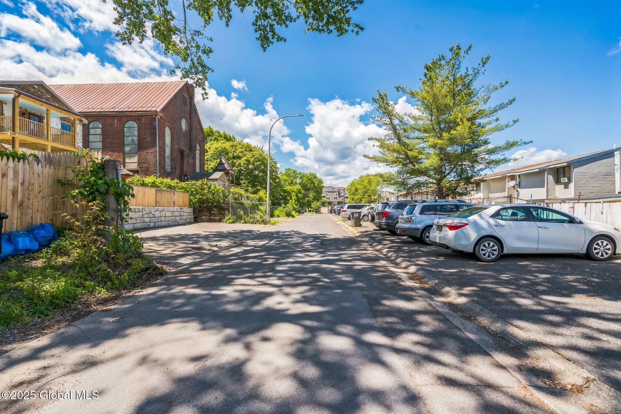 27 Columbia Street, Hudson, New York image 3