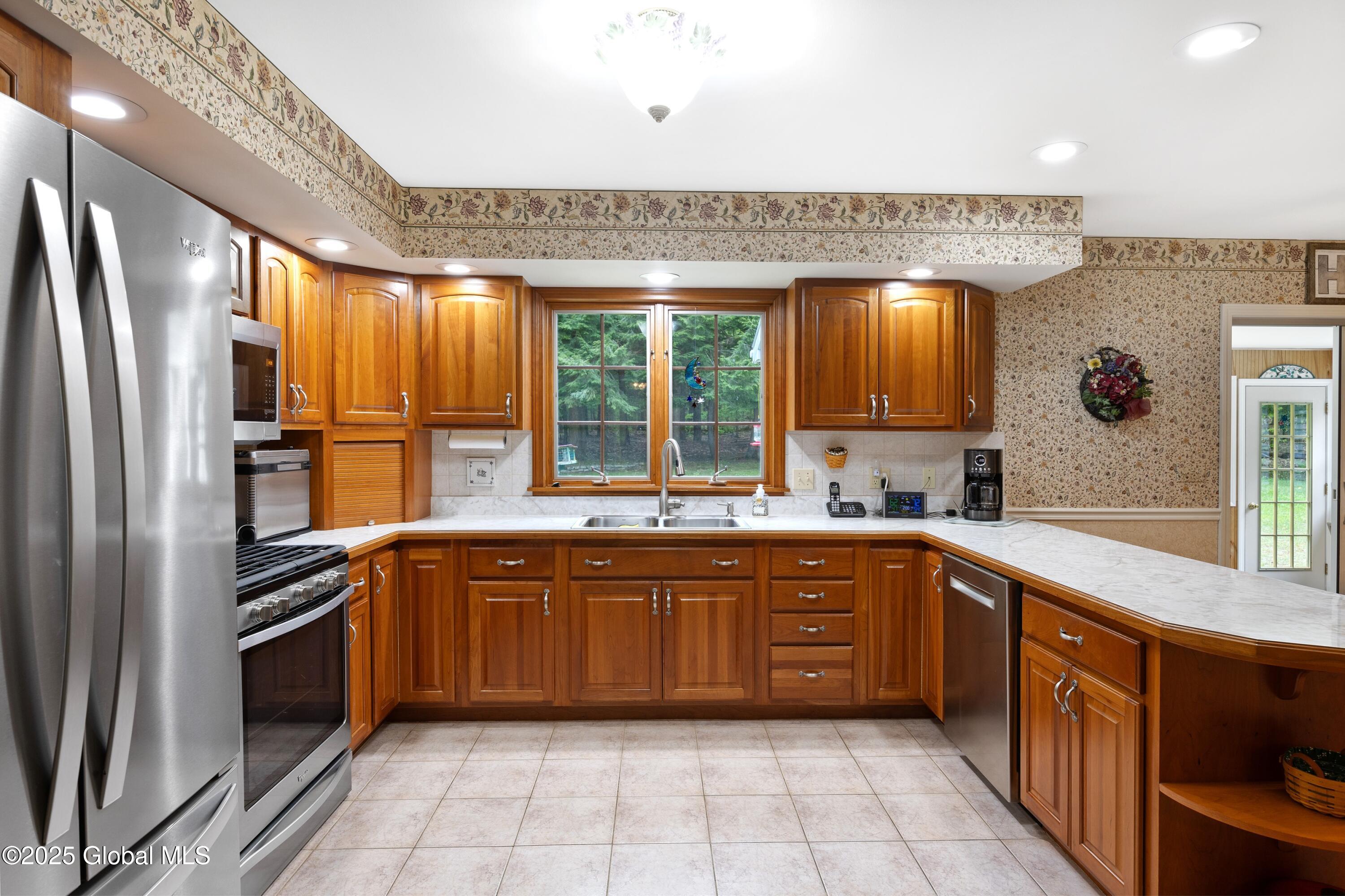 15 Stewart Dam Road, Corinth, New York image 6