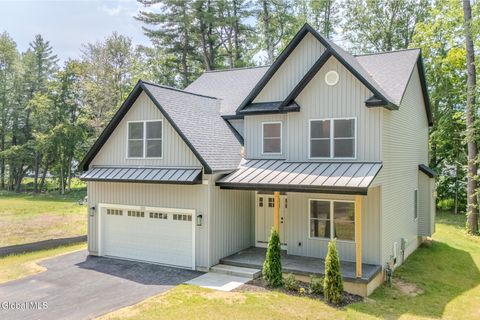 Photo of 233 Pinewood Drive Dr, Schenectady, NY 12203 (MLS # 202521634)