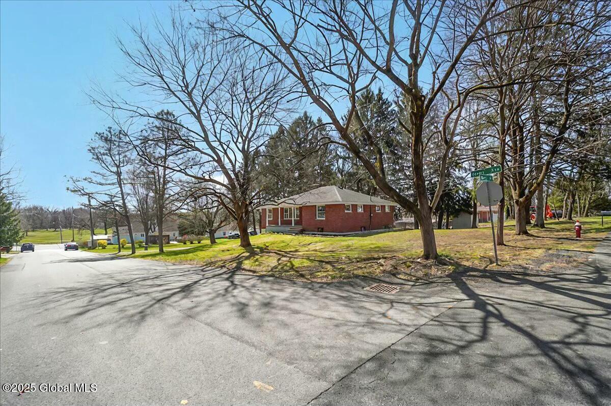 8 Forest Avenue, Cohoes, New York image 40
