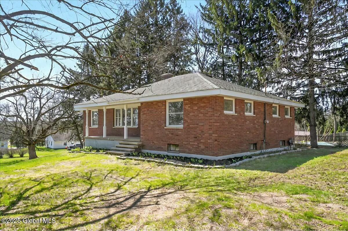 8 Forest Avenue, Cohoes, New York image 39