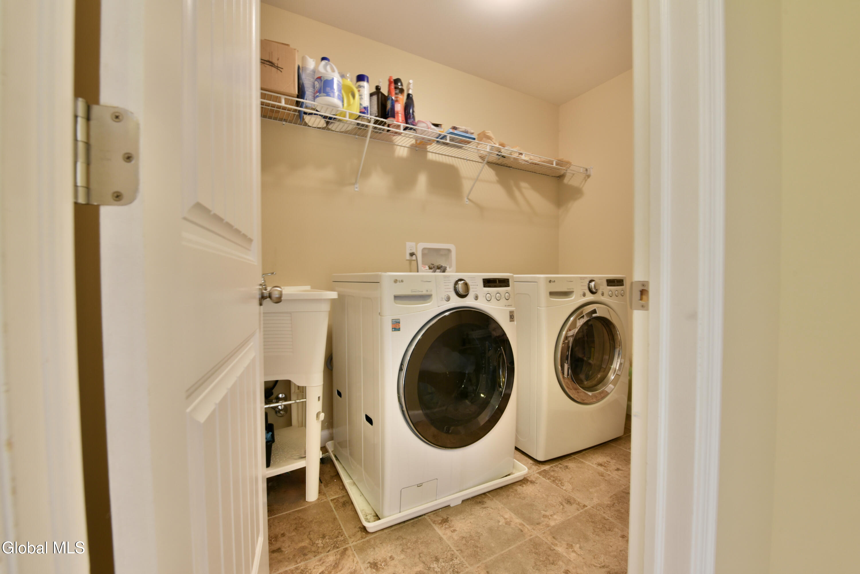 Ballston Spa, New York 12020, United States, 4 Bedrooms Bedrooms, ,4 BathroomsBathrooms,Residential,Active,187116