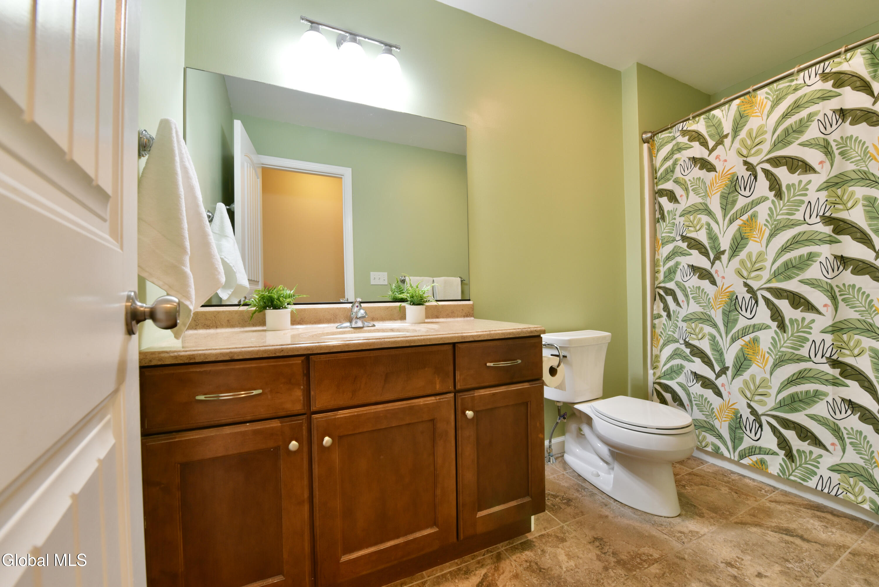 Ballston Spa, New York 12020, United States, 4 Bedrooms Bedrooms, ,4 BathroomsBathrooms,Residential,Active,187116