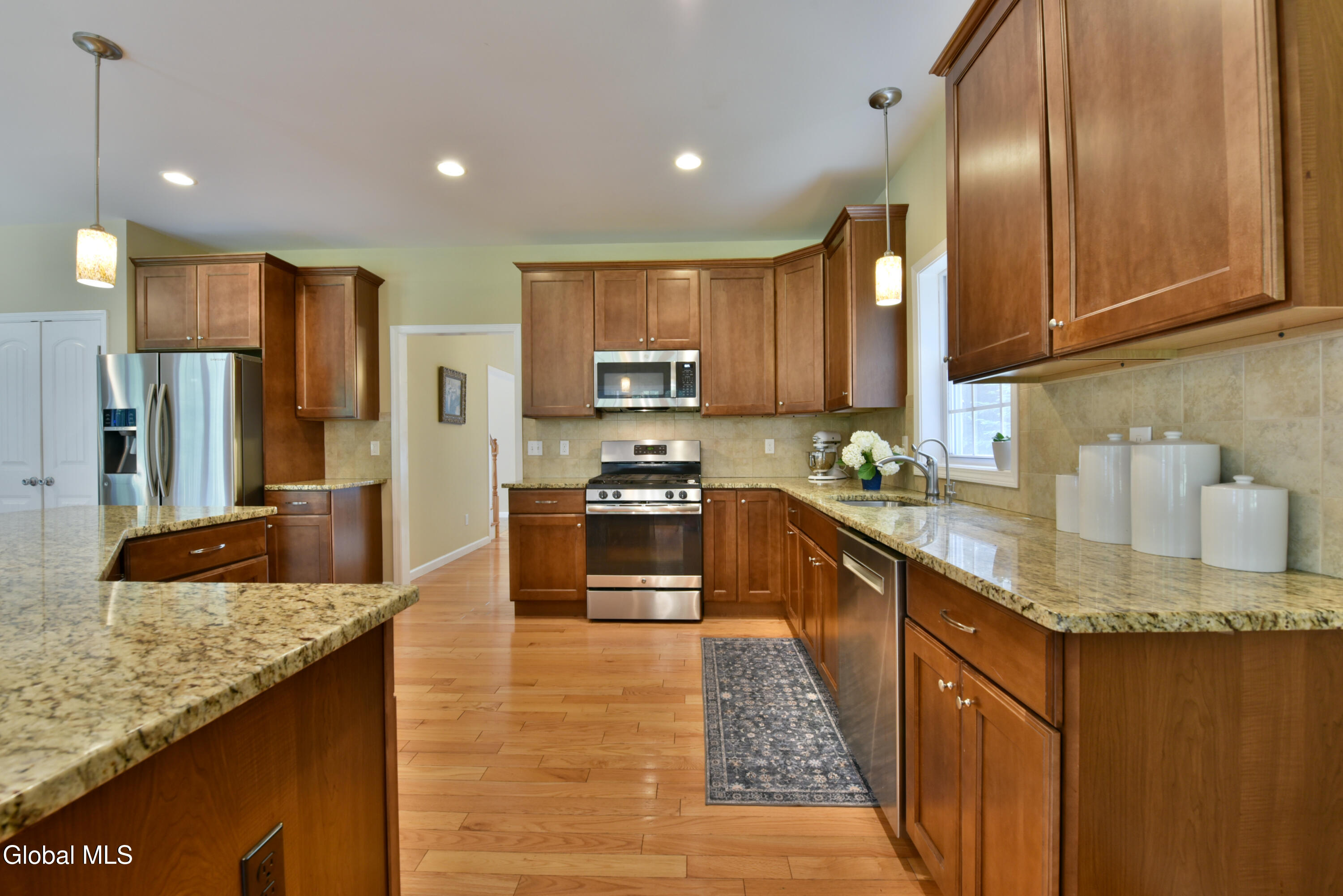 Ballston Spa, New York 12020, United States, 4 Bedrooms Bedrooms, ,4 BathroomsBathrooms,Residential,Active,187116