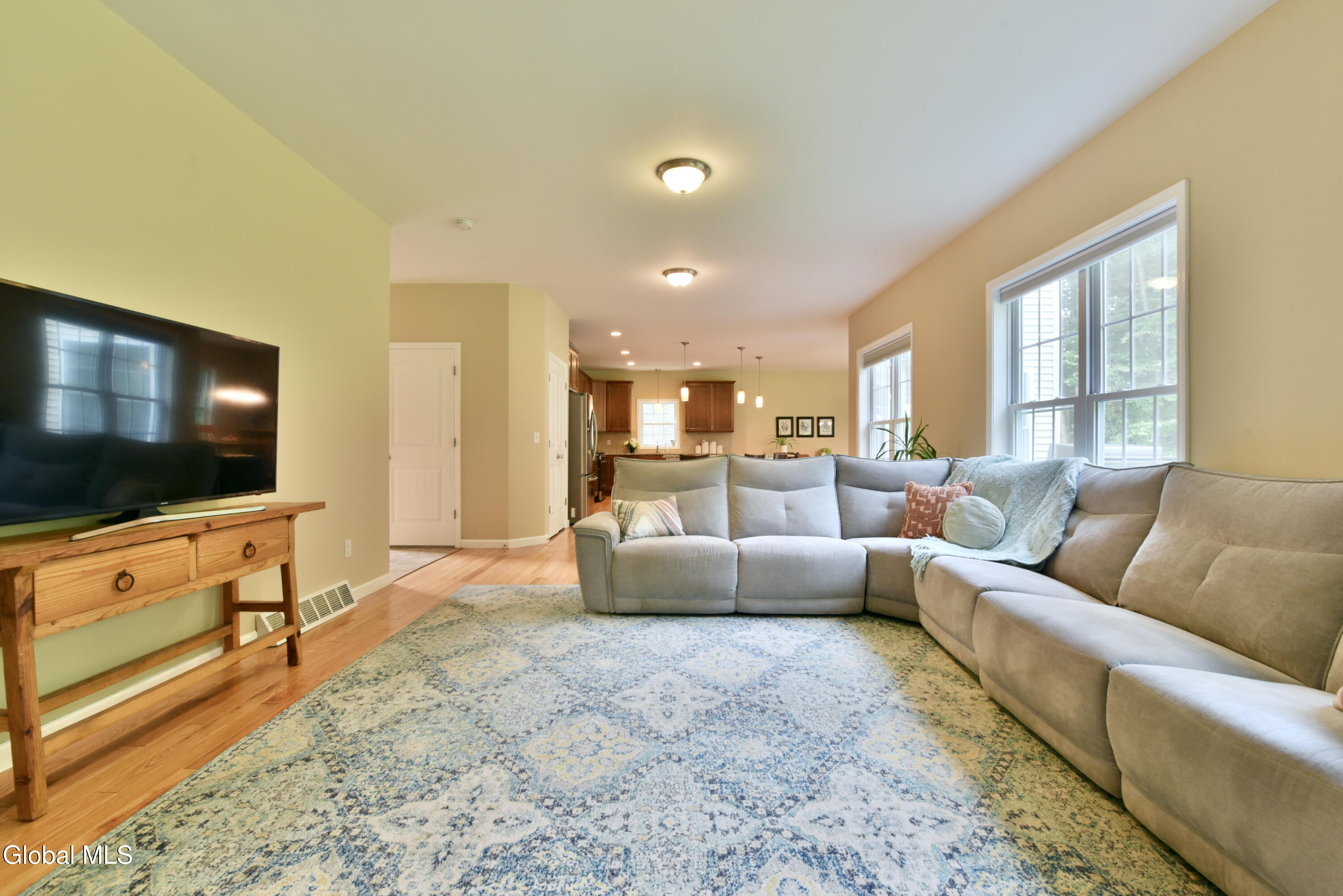 Ballston Spa, New York 12020, United States, 4 Bedrooms Bedrooms, ,4 BathroomsBathrooms,Residential,Active,187116