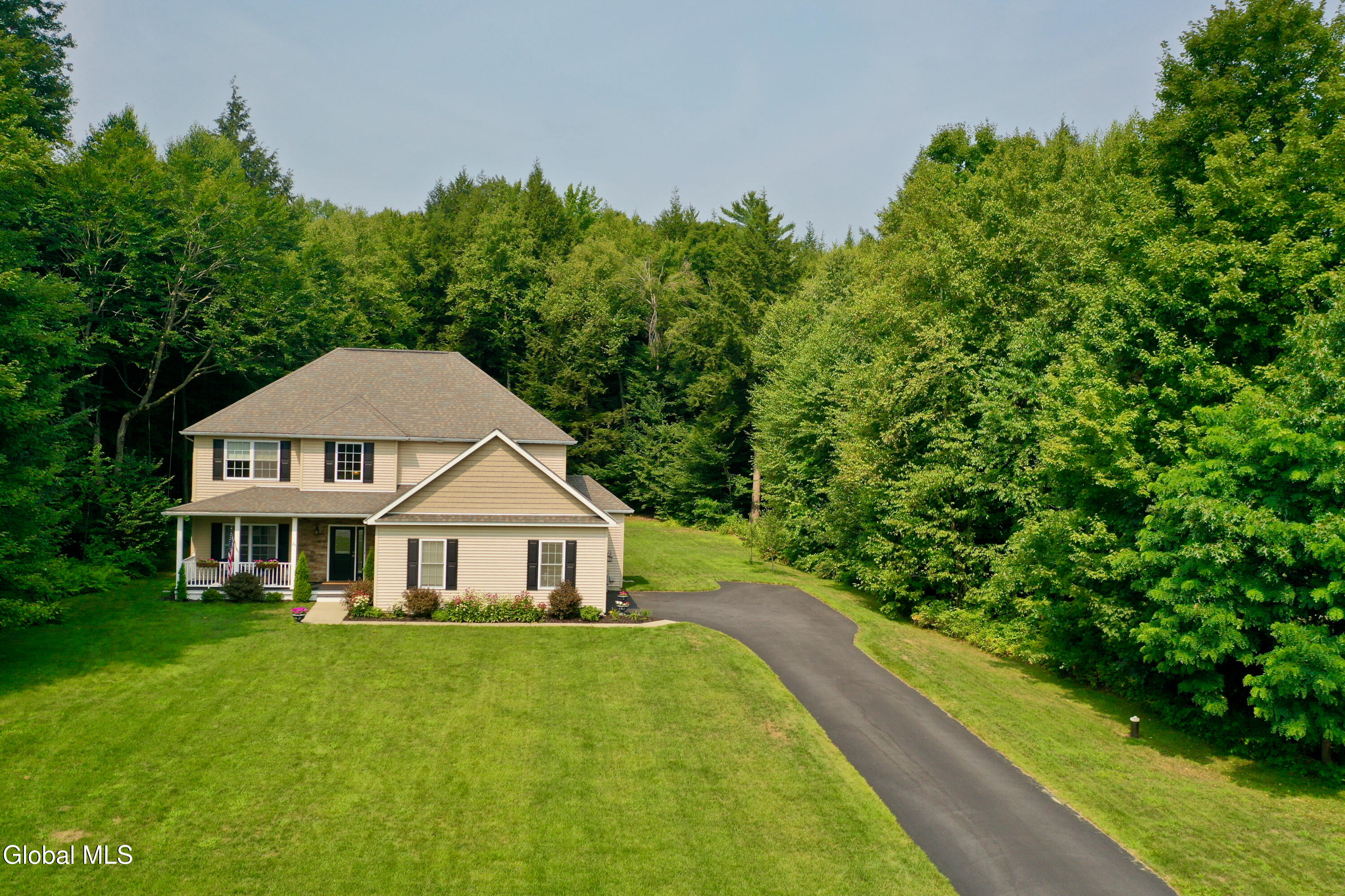 Ballston Spa, New York 12020, United States, 4 Bedrooms Bedrooms, ,4 BathroomsBathrooms,Residential,Active,187116