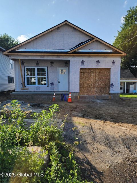 Photo of 962 Florence Avenue, Schenectady, NY 12303 (MLS # 202520059)