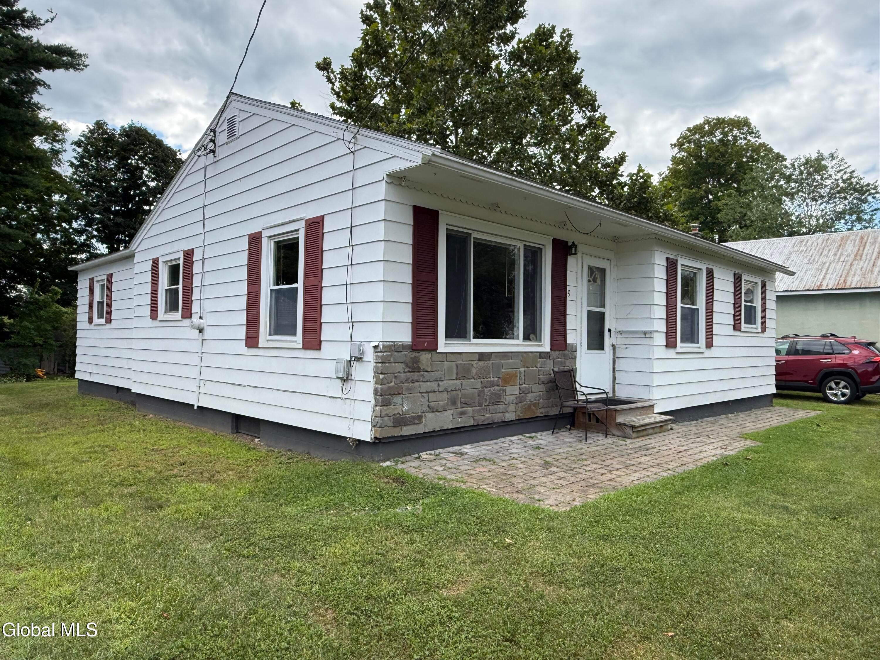 49 Woodside Avenue