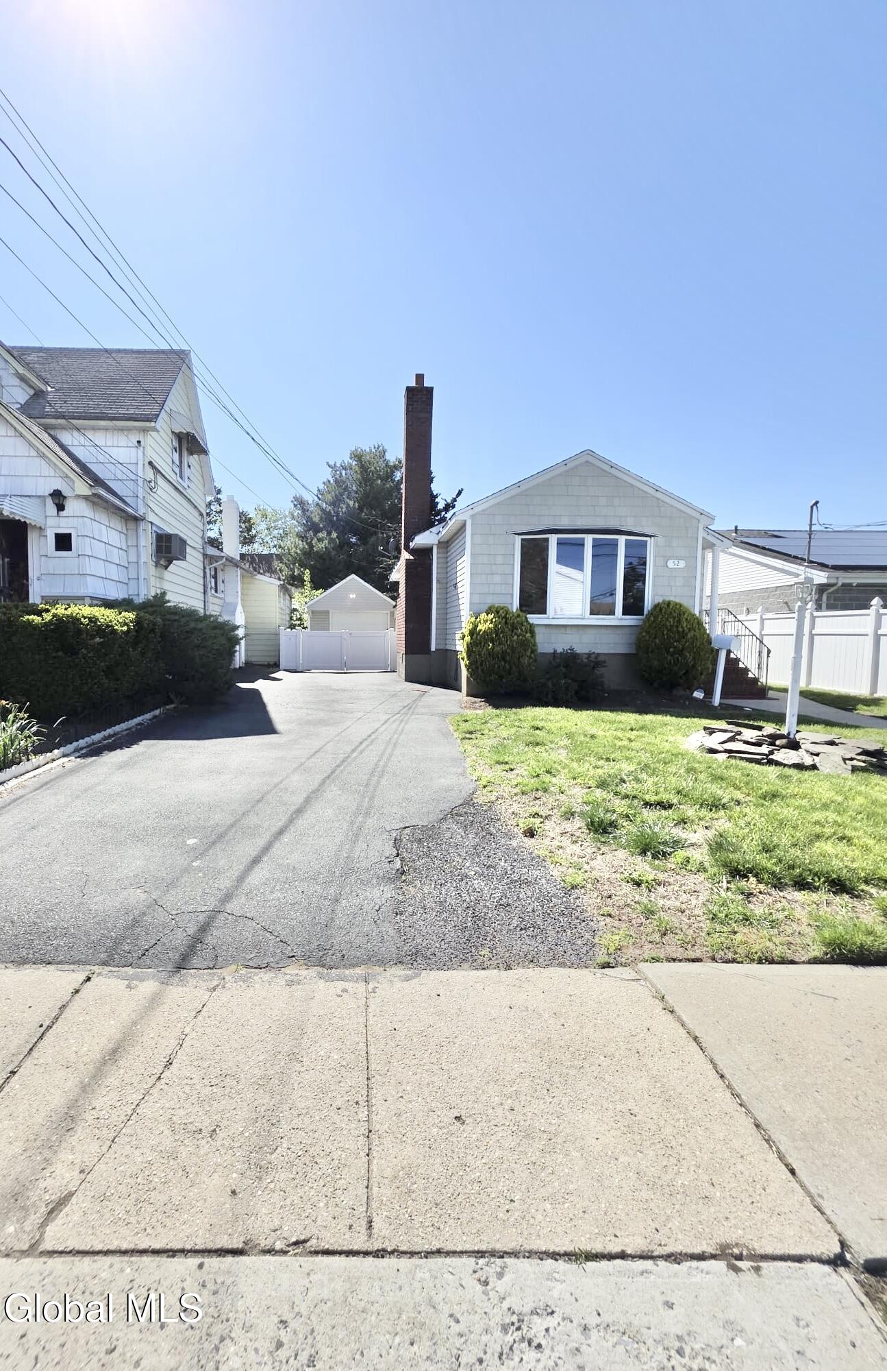 52 Bell Street