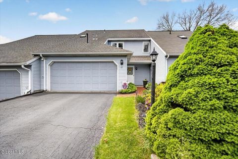 Townhouse For Sale - 63 Constitution Court<br/> Glenmont, NY 12077
