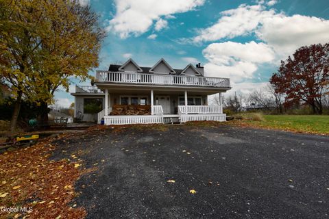 Photo of 454-456 Vliet St Ext Ext, Colonie, NY 12047 (MLS # 202530026)