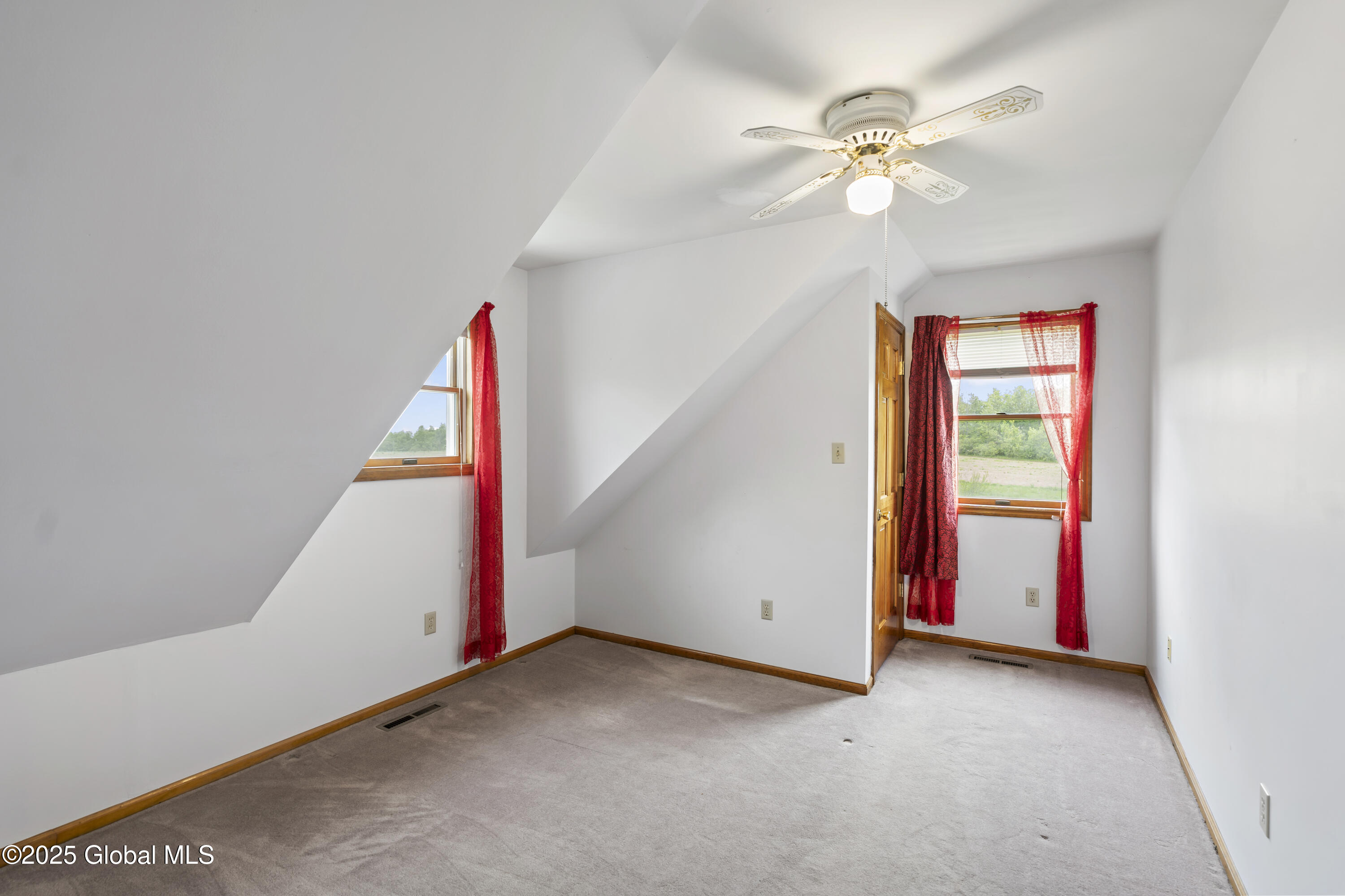 123 Rose Vidot Drive, Amsterdam, New York image 24