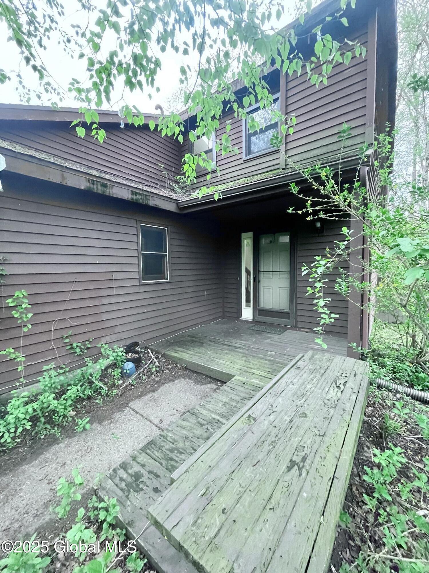 220 Woodscape Drive, Albany, New York image 3