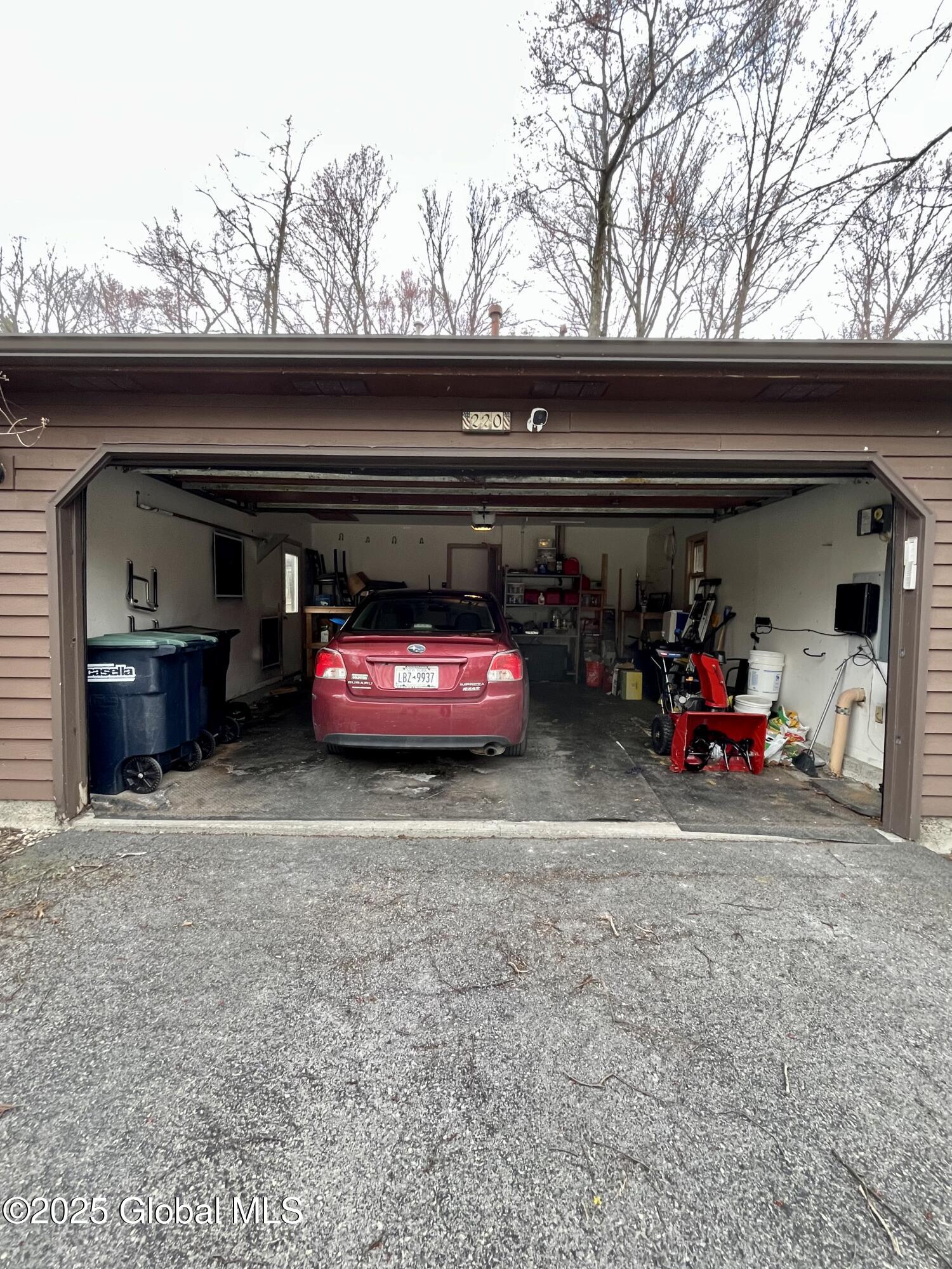 220 Woodscape Drive, Albany, New York image 20