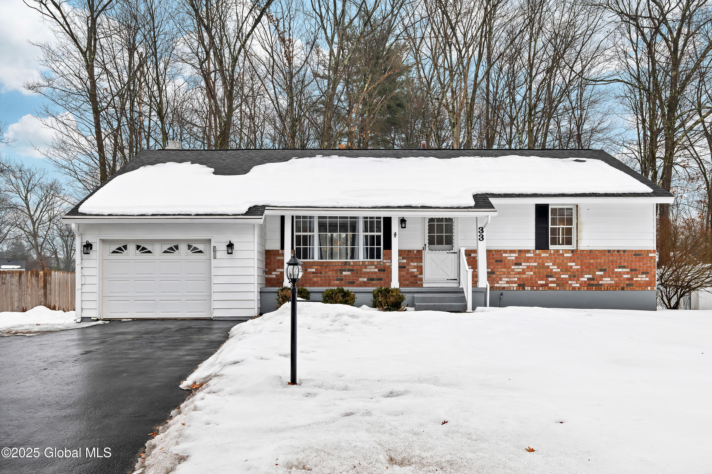 33 Karista Spring Drive, Saratoga Springs, New York image 1
