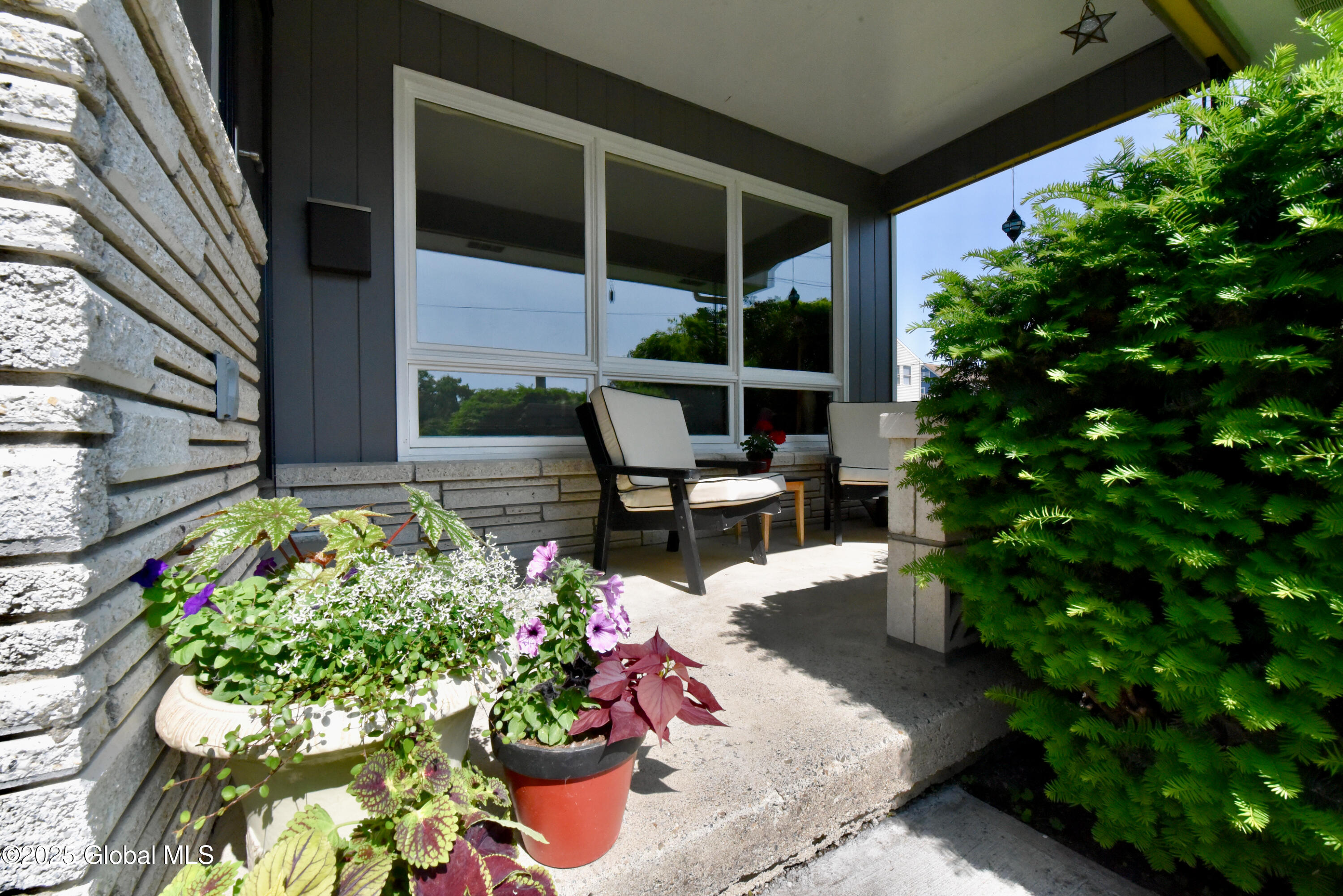 94 Hudson Avenue, Cohoes, New York image 3