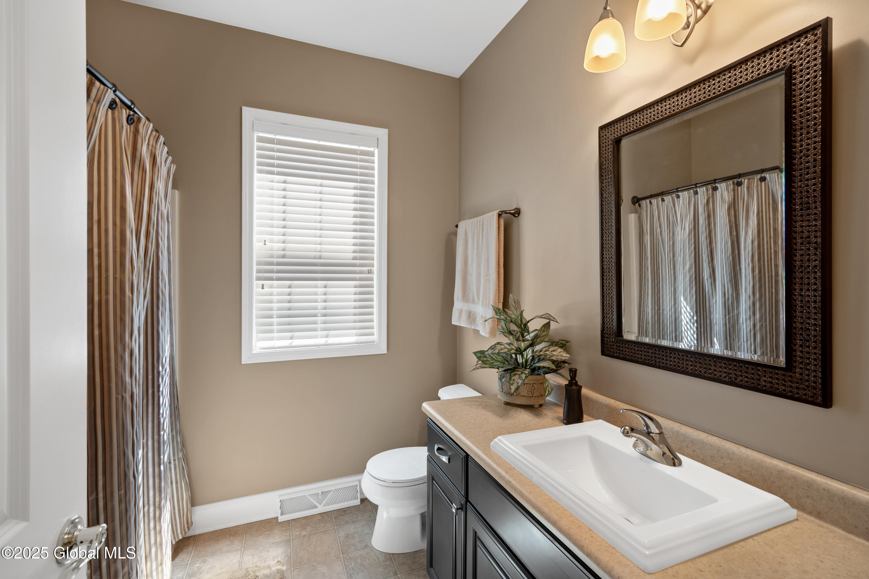 12 Chantrey Boulevard, Mechanicville, New York image 35