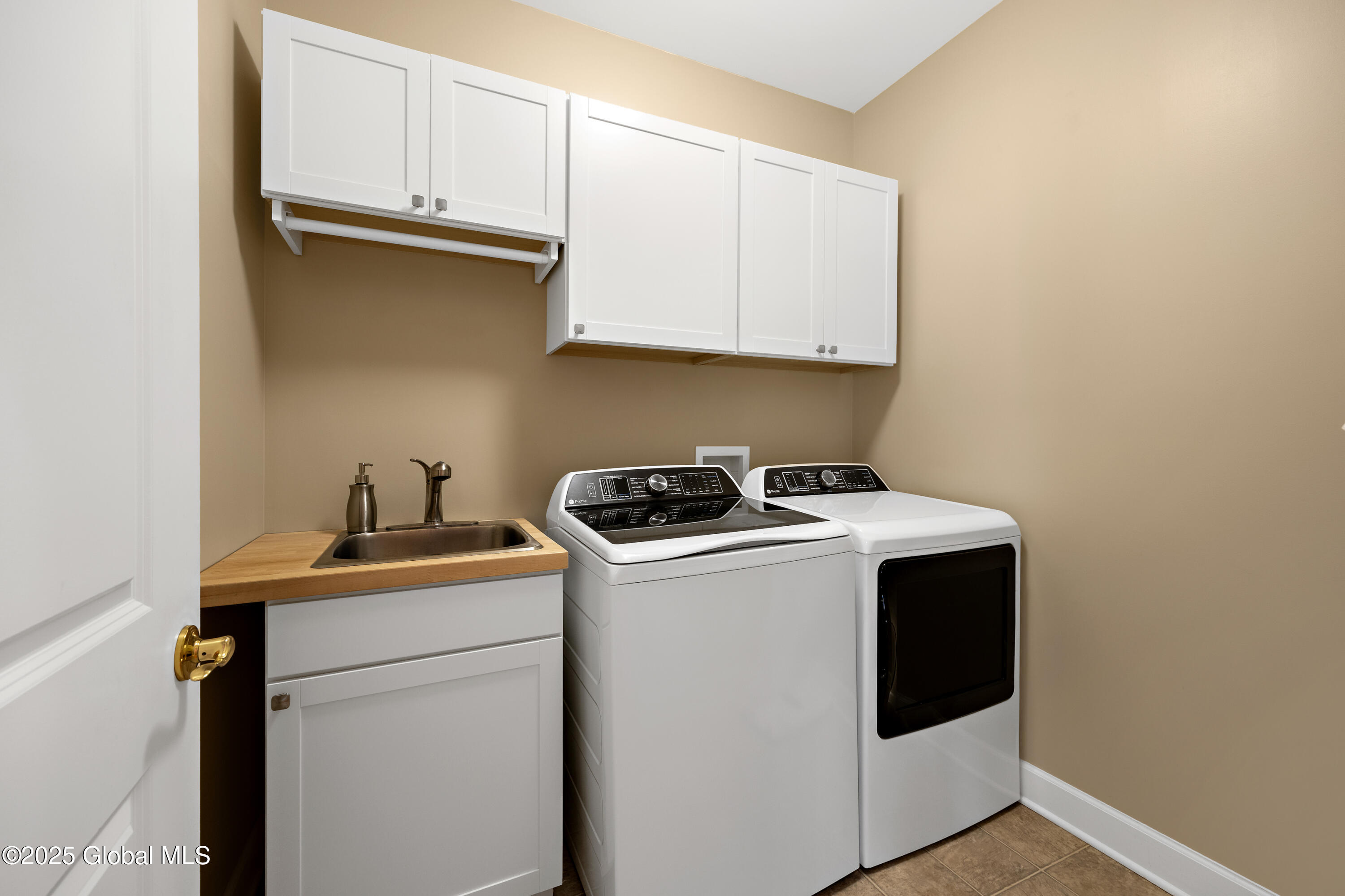 12 Chantrey Boulevard, Mechanicville, New York image 32