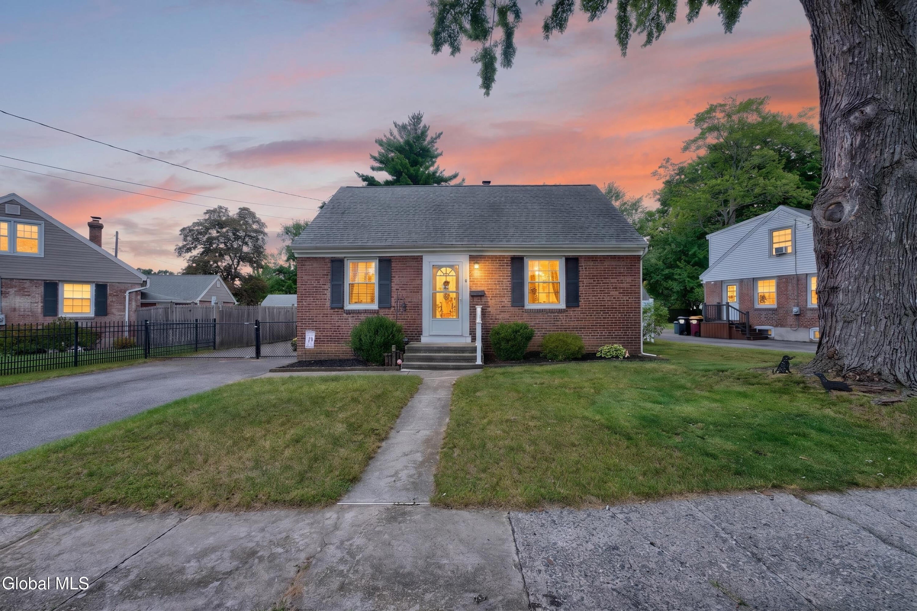 4 Eisenhower Court
