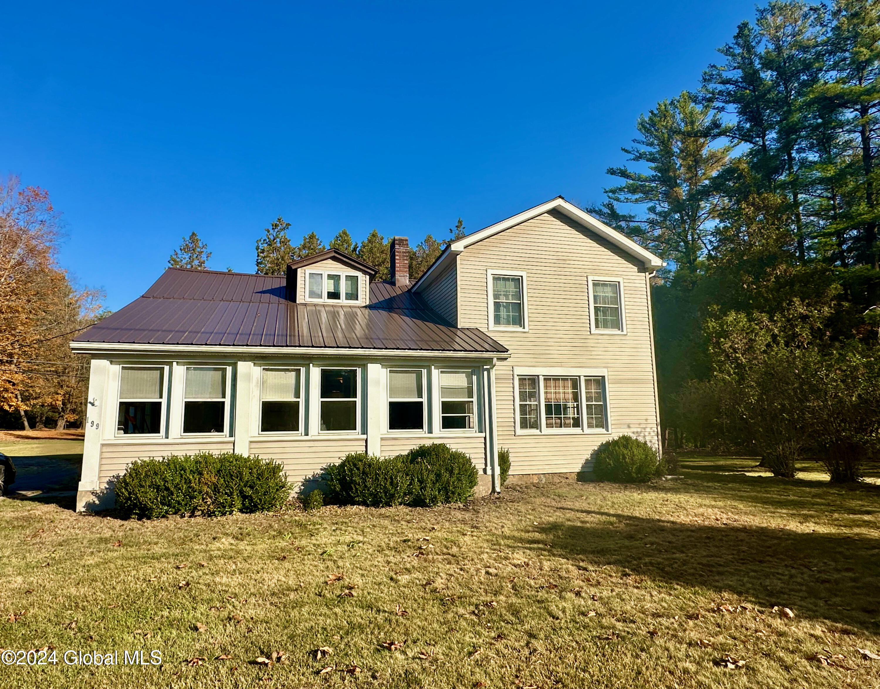 199 Sunnyside E, Queensbury, New York image 2