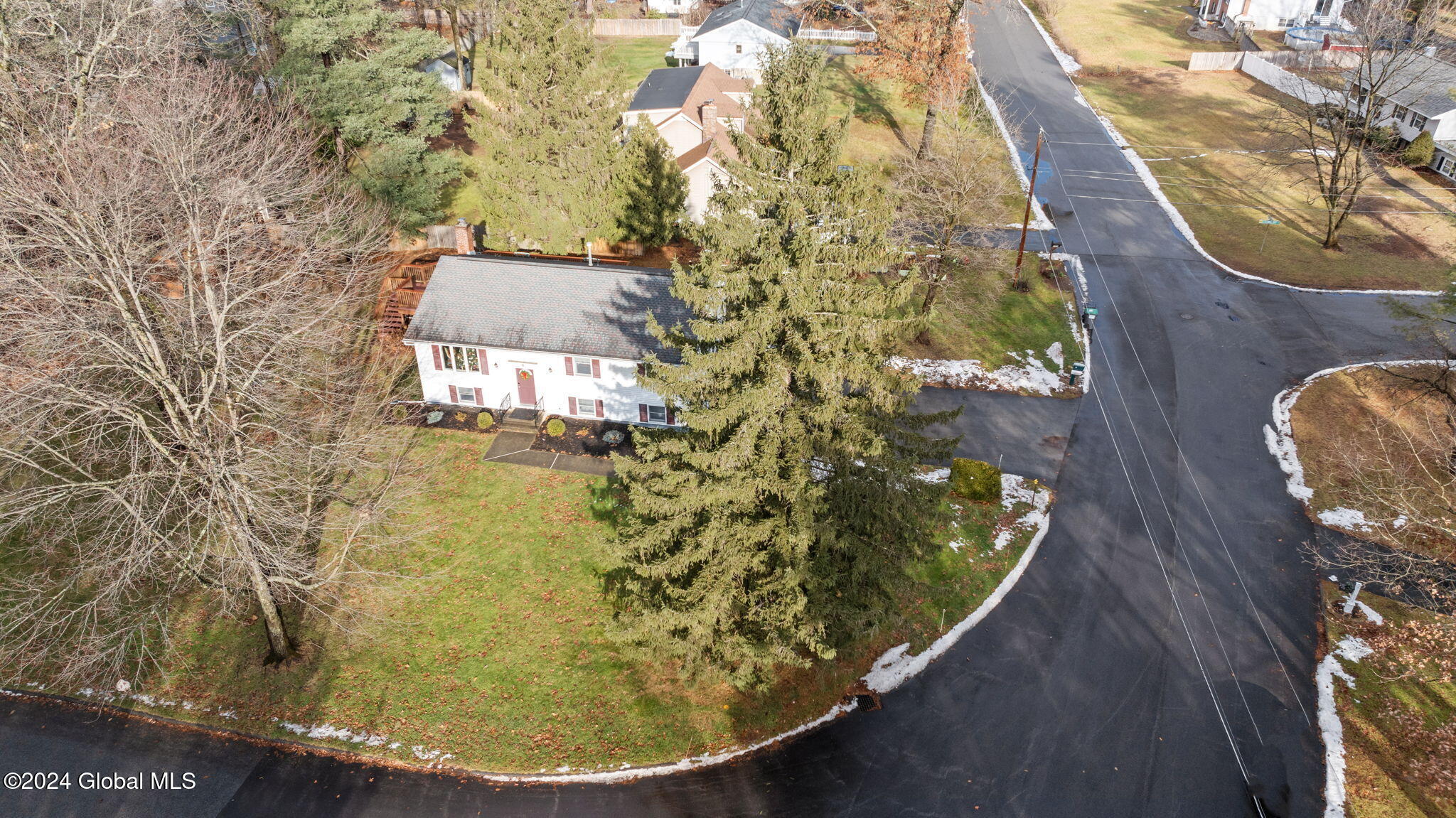 8 Tulip Terrace, Clifton Park, New York image 33