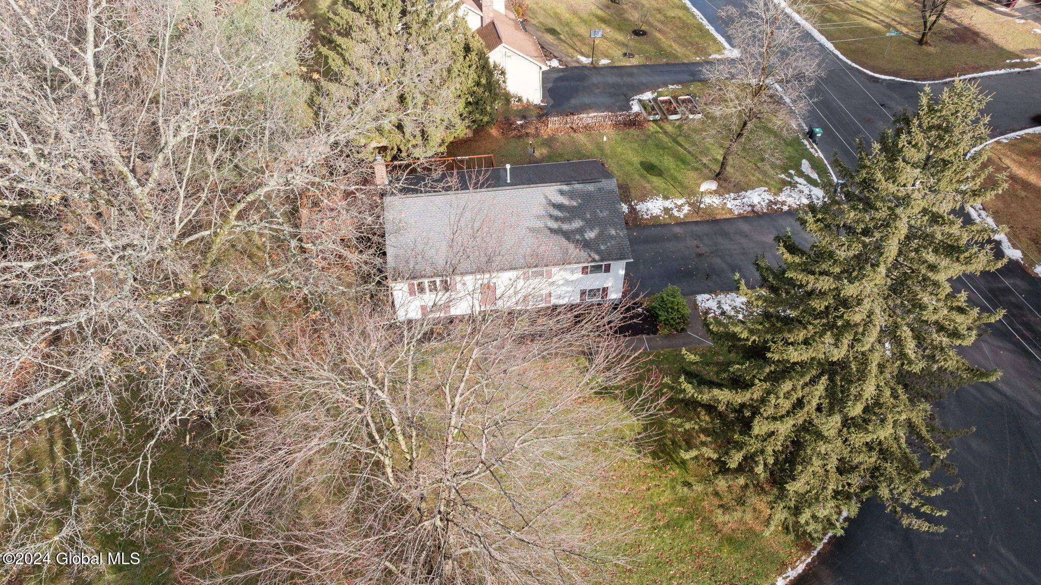 8 Tulip Terrace, Clifton Park, New York image 35