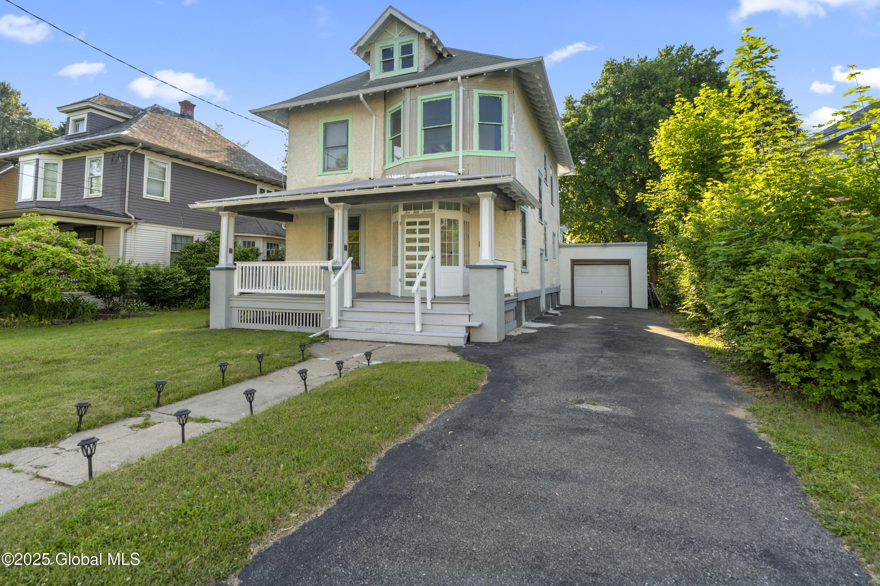 1057 Lexington Avenue, Schenectady, New York image 1