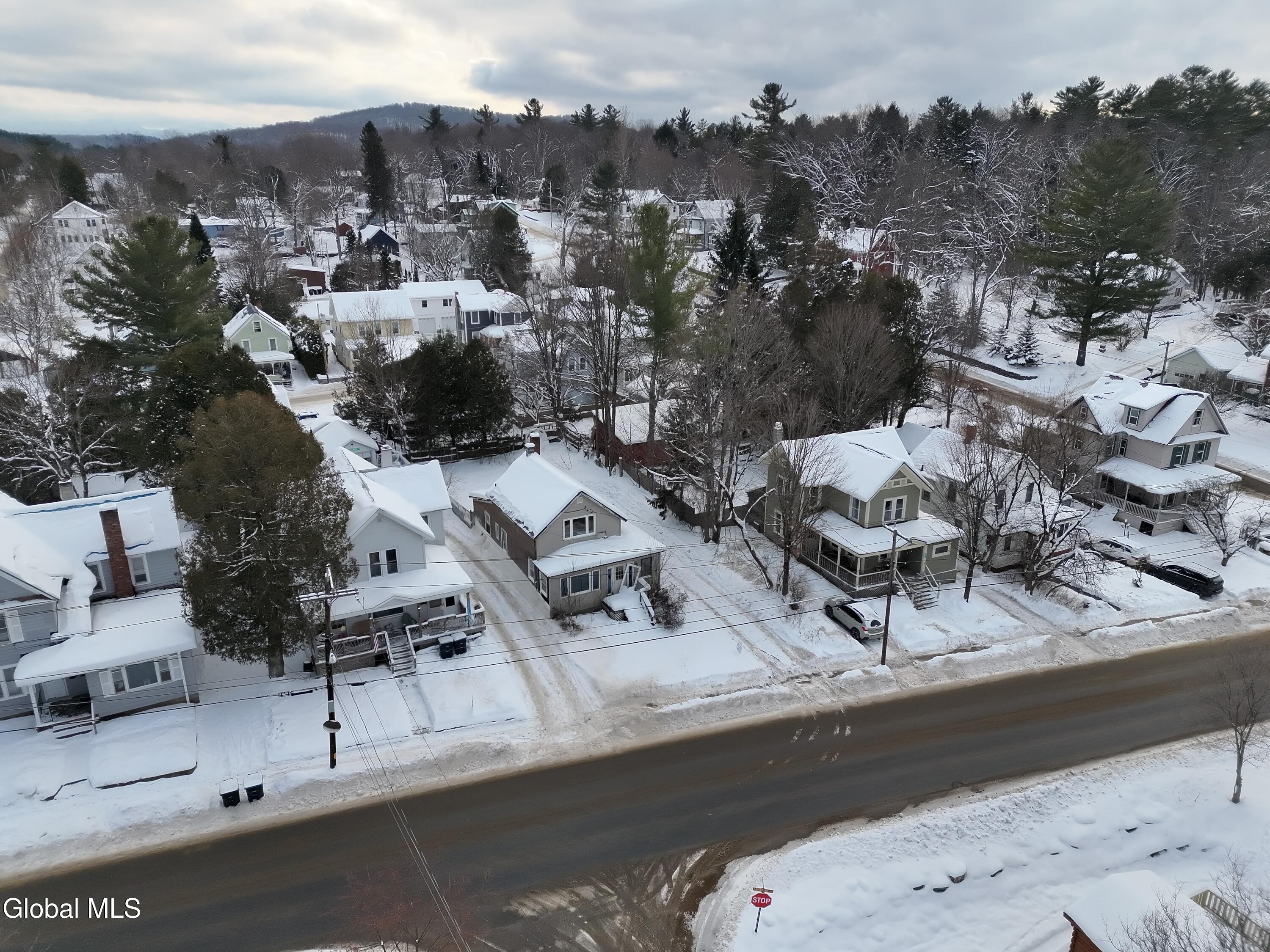 288 Ampersand Avenue