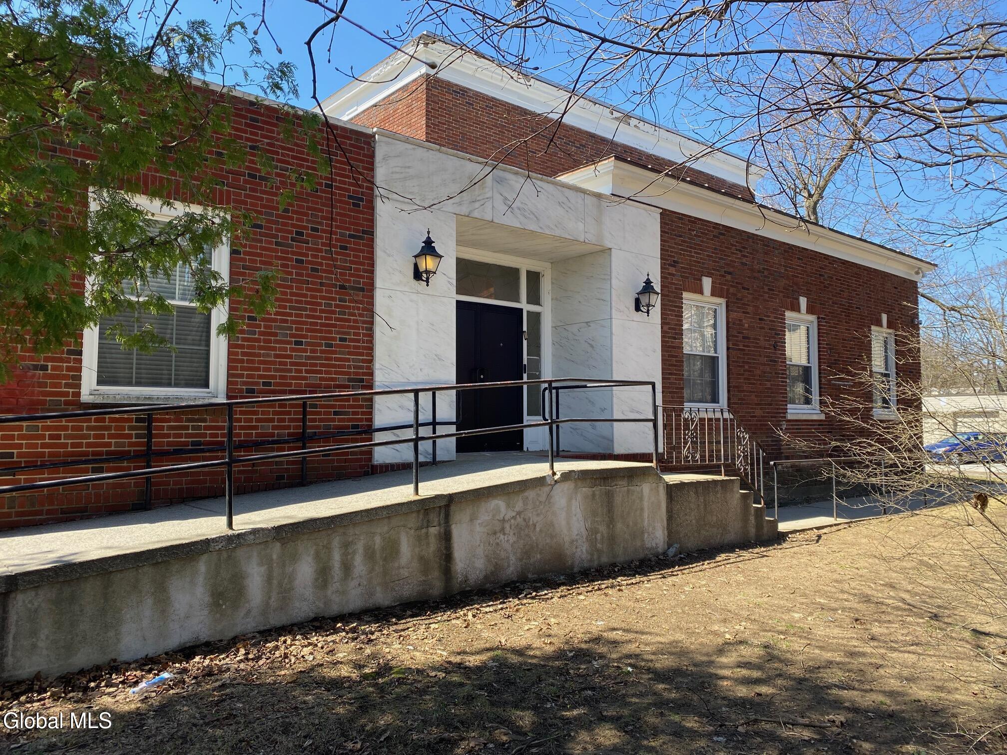3 Marion Avenue