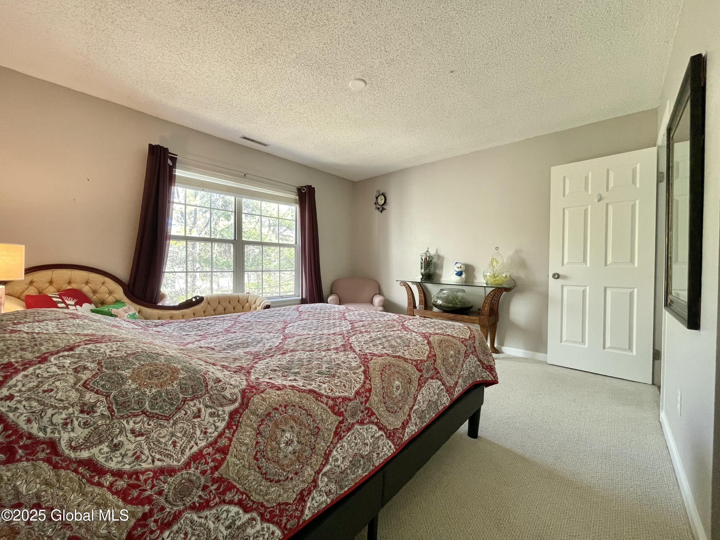 4306 S Foxwood Drive, Clifton Park, New York image 18