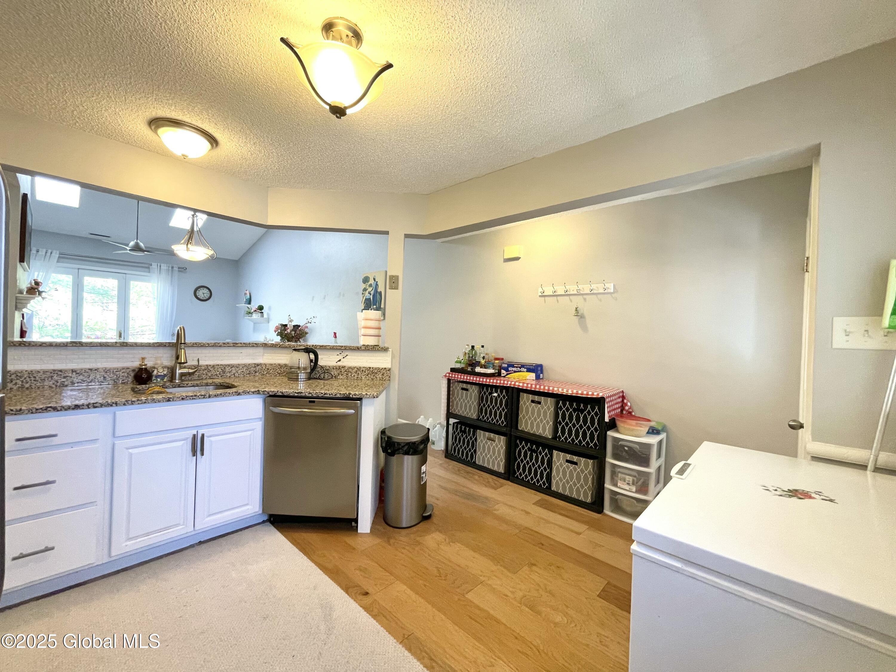 4306 S Foxwood Drive, Clifton Park, New York image 8