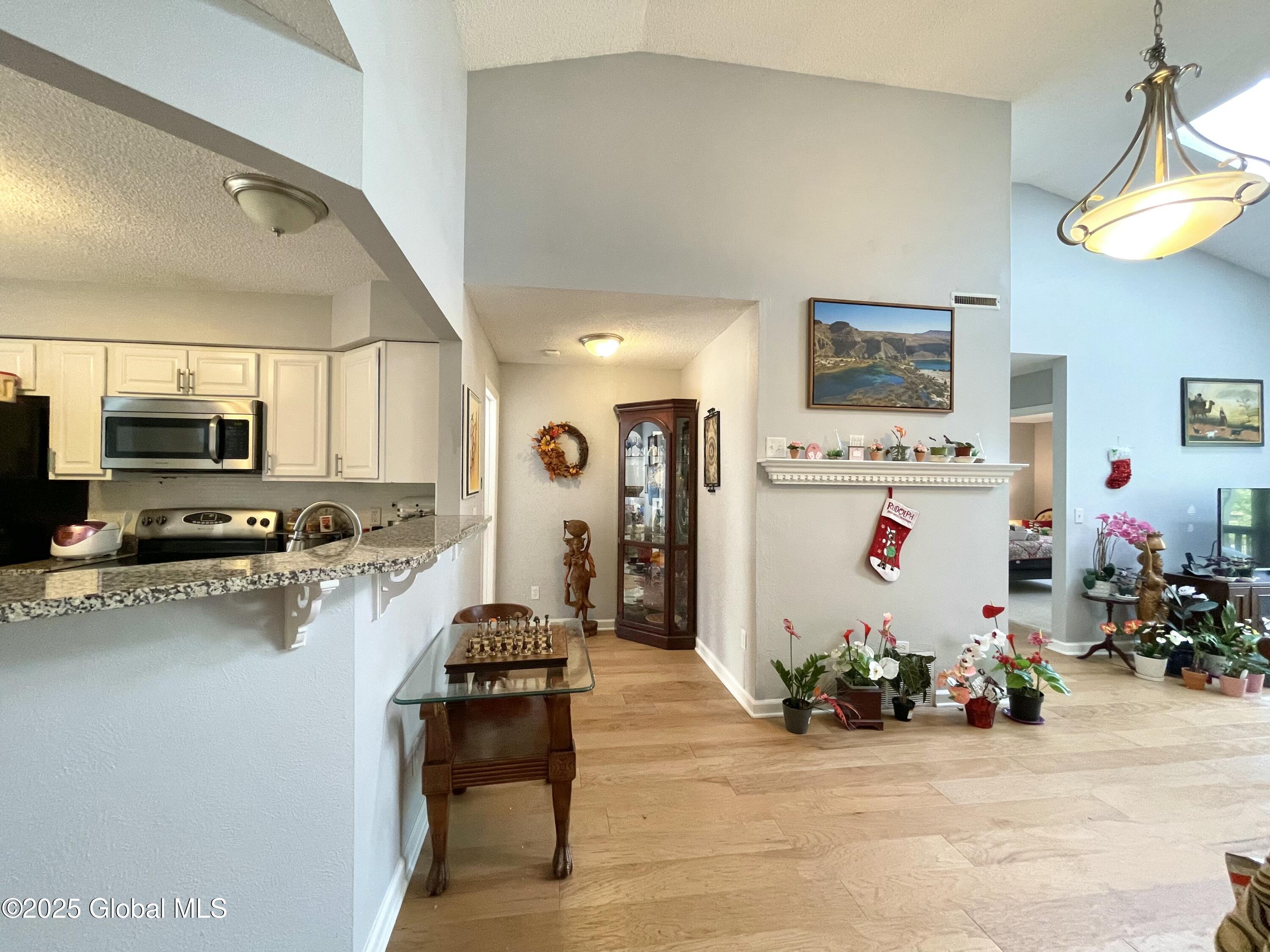 4306 S Foxwood Drive, Clifton Park, New York image 10