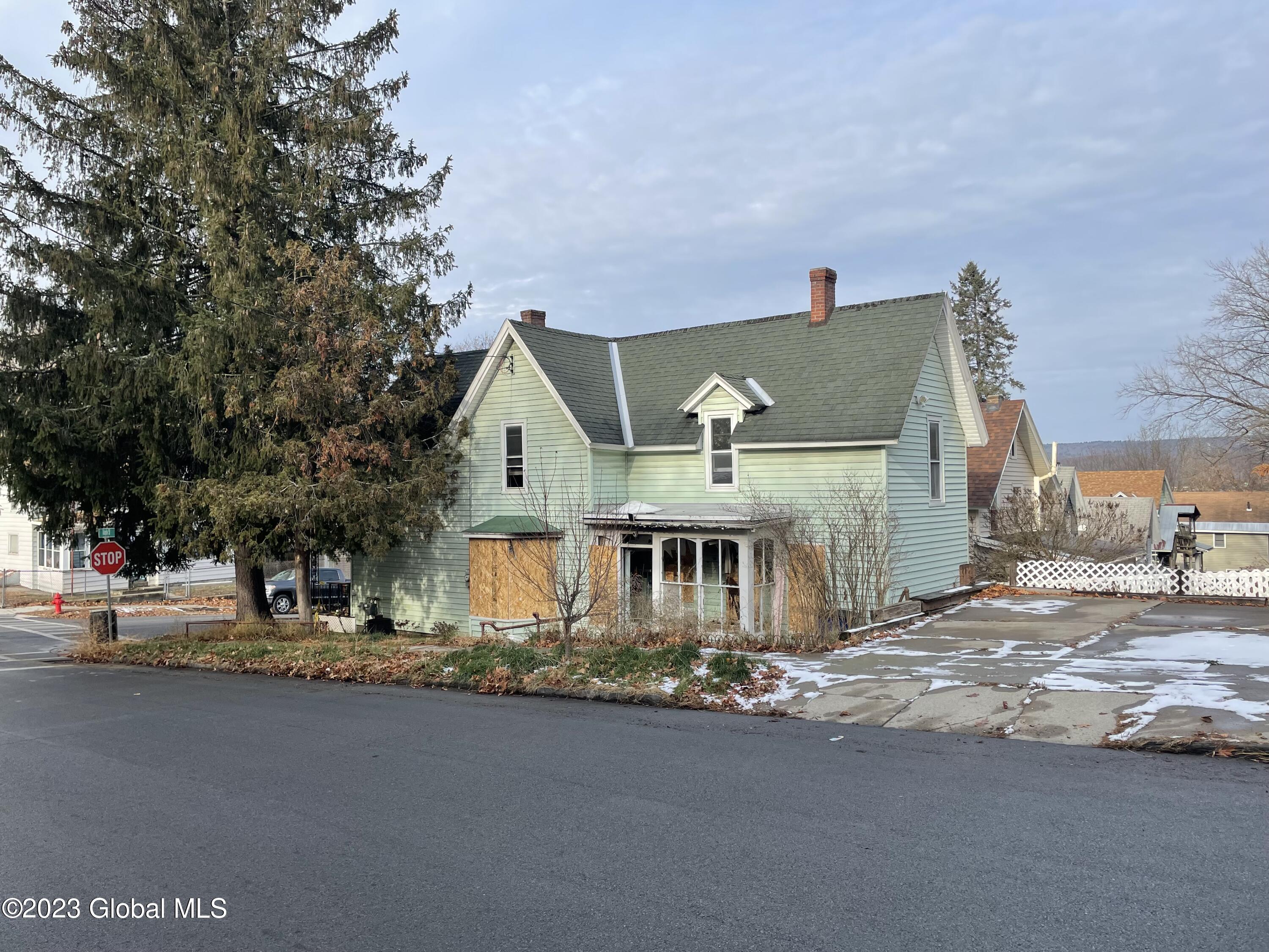 21 Bloomingdale Avenue, Gloversville, New York image 6