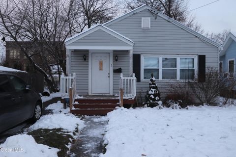 Photo of 1 Holmes Court, Albany, NY 12209 (MLS # 202530501)